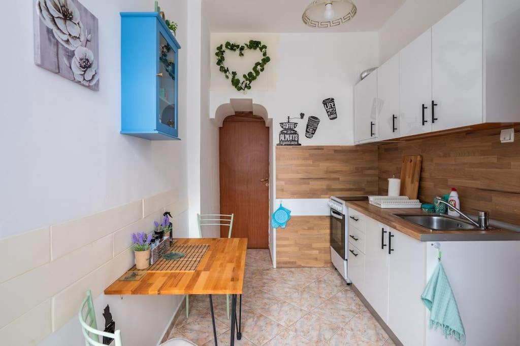 Spacious 3Bd Central Apartment Sofia Exterior photo